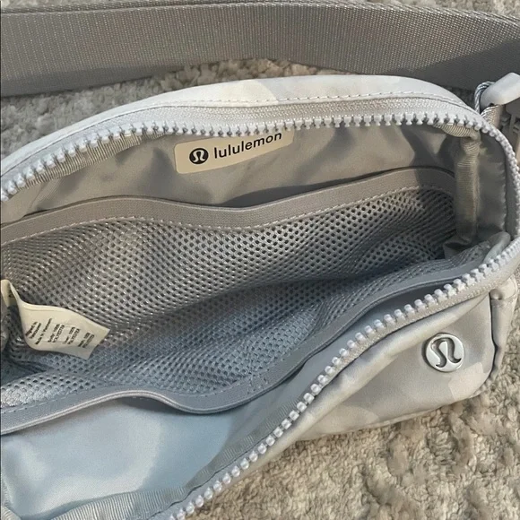 Lululemon Camo Beltbag - Picture 2 of 2